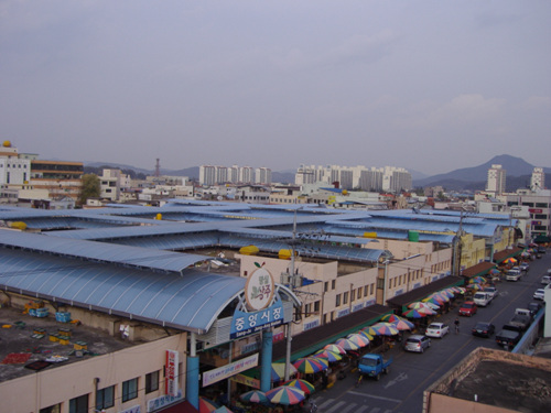 확! 달라진 상주 중앙시장사계절 전천후 비가림 시설, 어서오이소